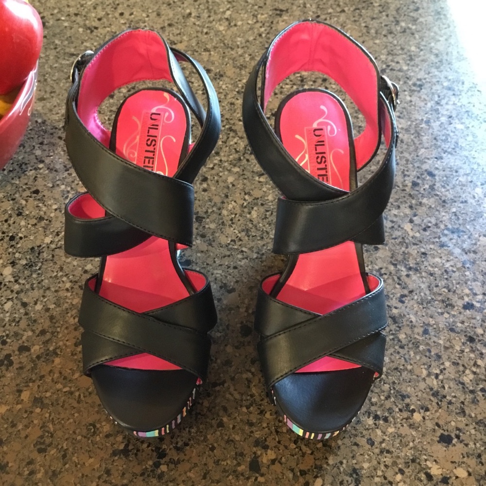 Unlisted black over multi colored wedges NWOT